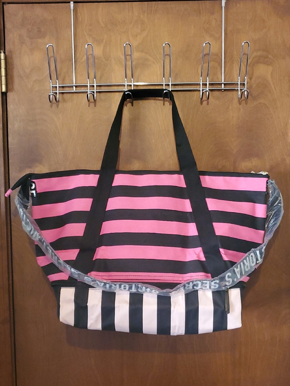 Victoria's Secret Weekend Travel Bag - Picture 2 of 16